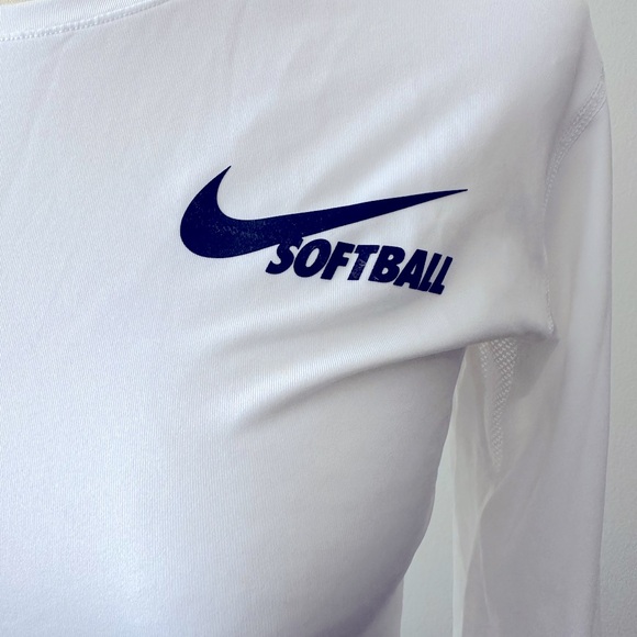 Nike Women’s White Dri-Fit Softball Long Sleeve Shirt M - Picture 2 of 3